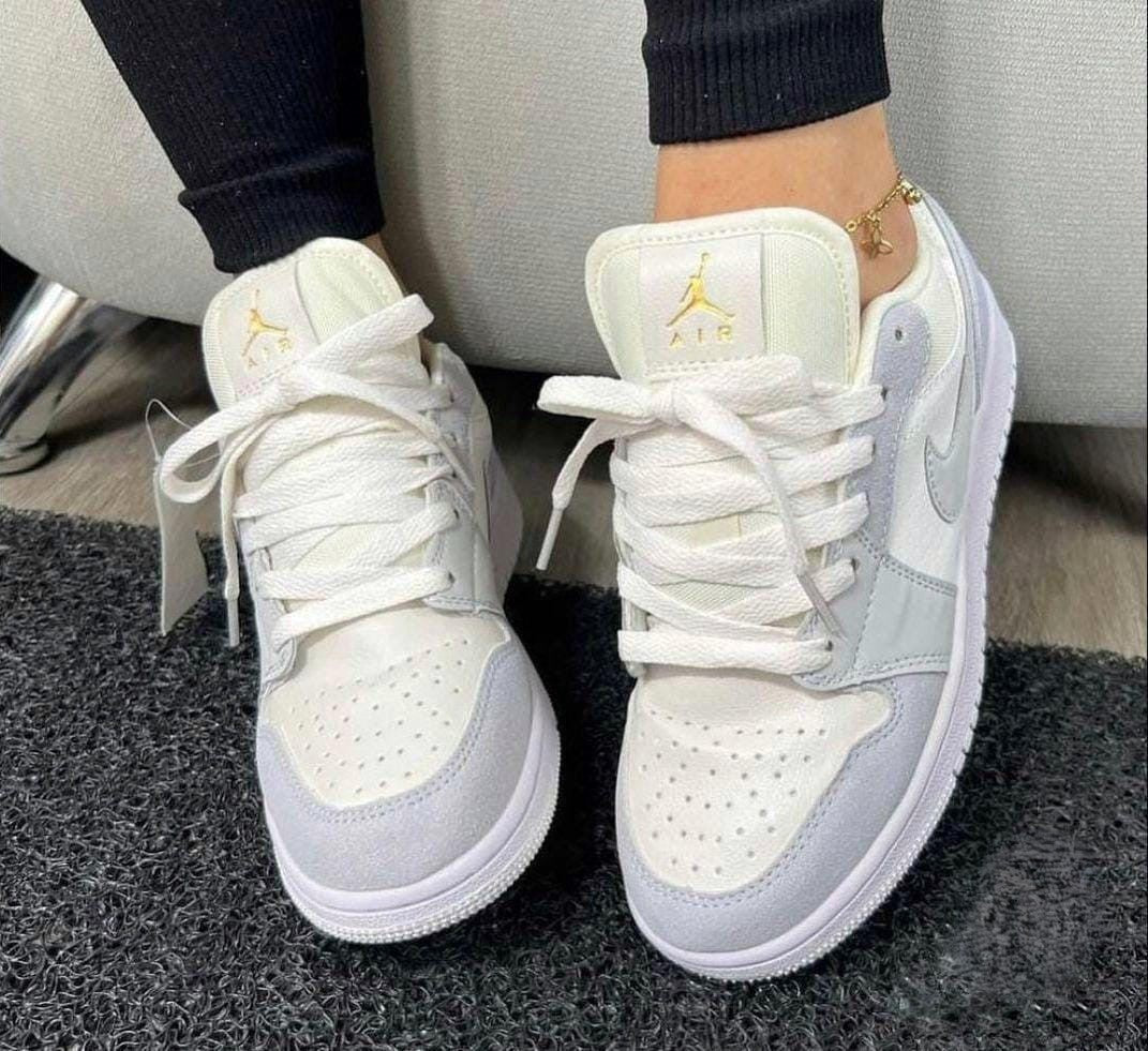 Nike Air Jordan 1 Low Blanco Gris Mujer