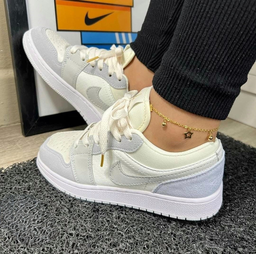 Nike Air Jordan 1 Low Blanco Gris Mujer