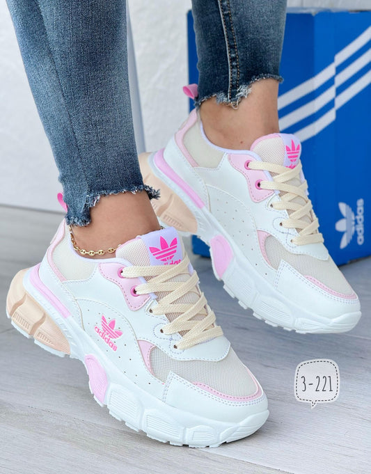 Adidas Women's White Sneakers | Urban and Comfortable Style for Any Occasion