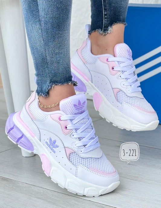 Adidas Women's White Sneakers | Urban and Comfortable Style for Any Occasion