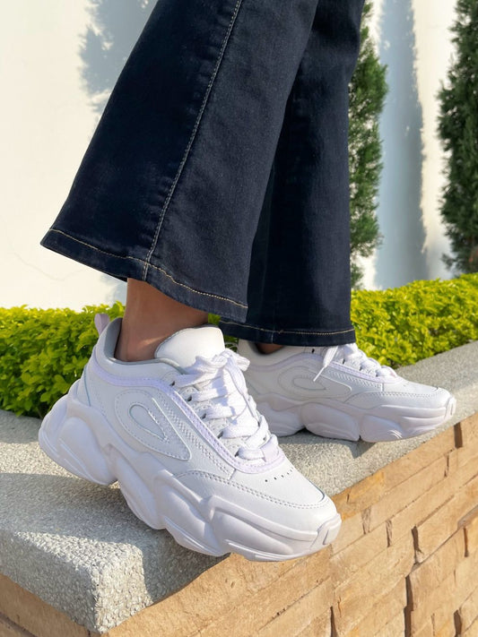 Mia Sneakers for Her – Style and Comfort to Fall in Love with