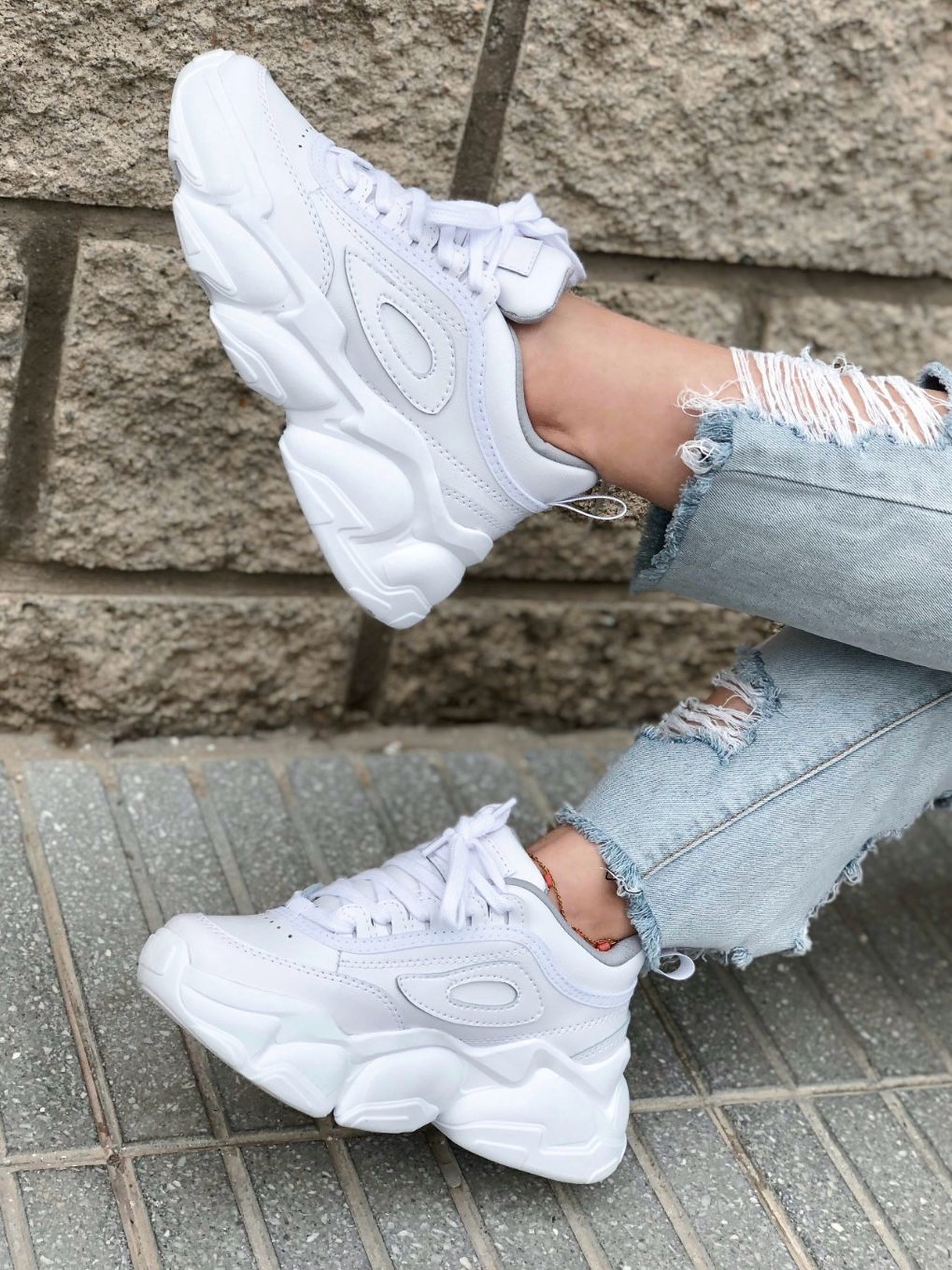 Mia Sneakers for Her – Style and Comfort to Fall in Love with