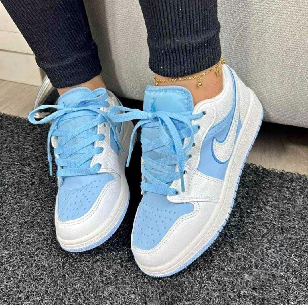 Nike Air Jordan 1 Low Blanco Gris Mujer