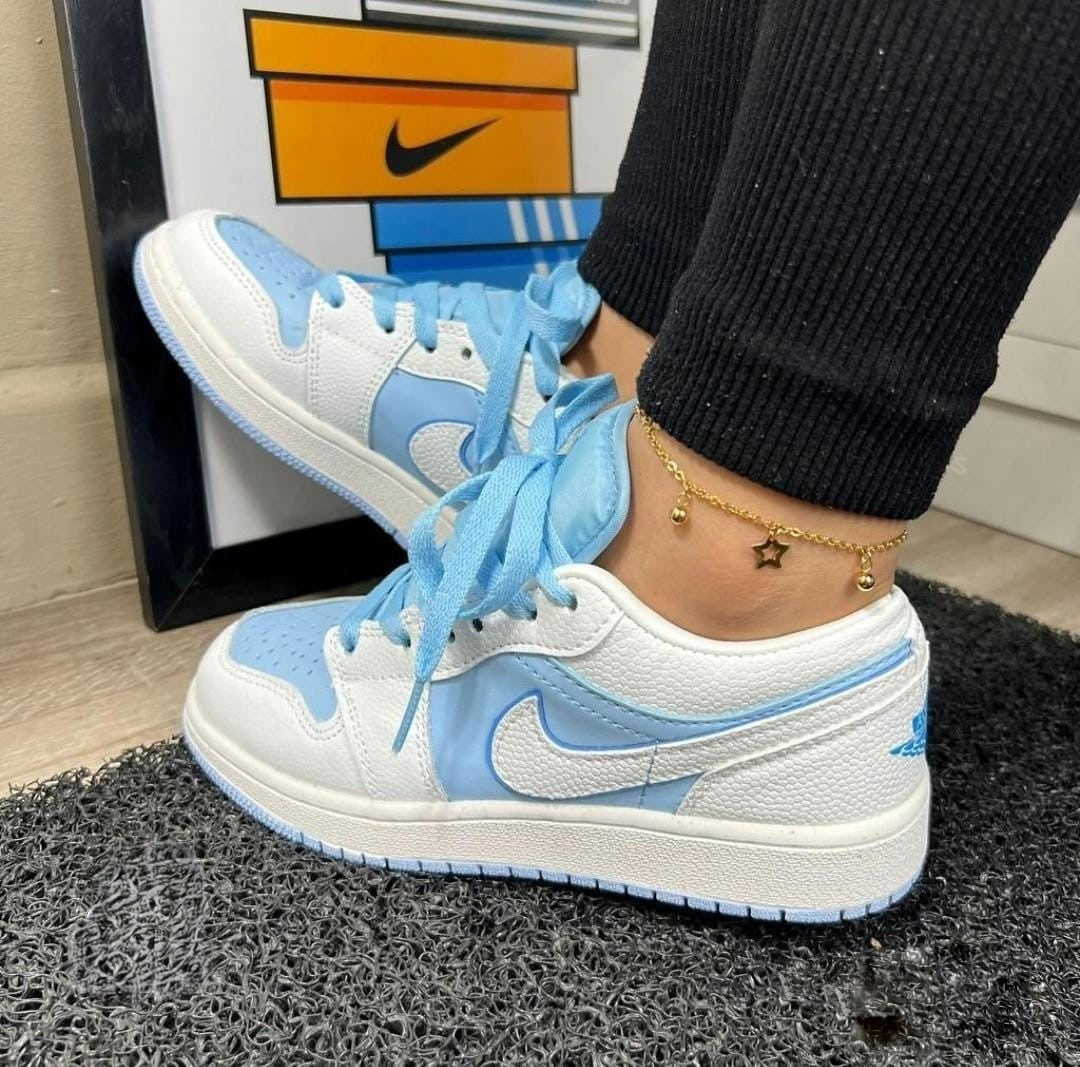 Nike Air Jordan 1 Low Blanco Gris Mujer