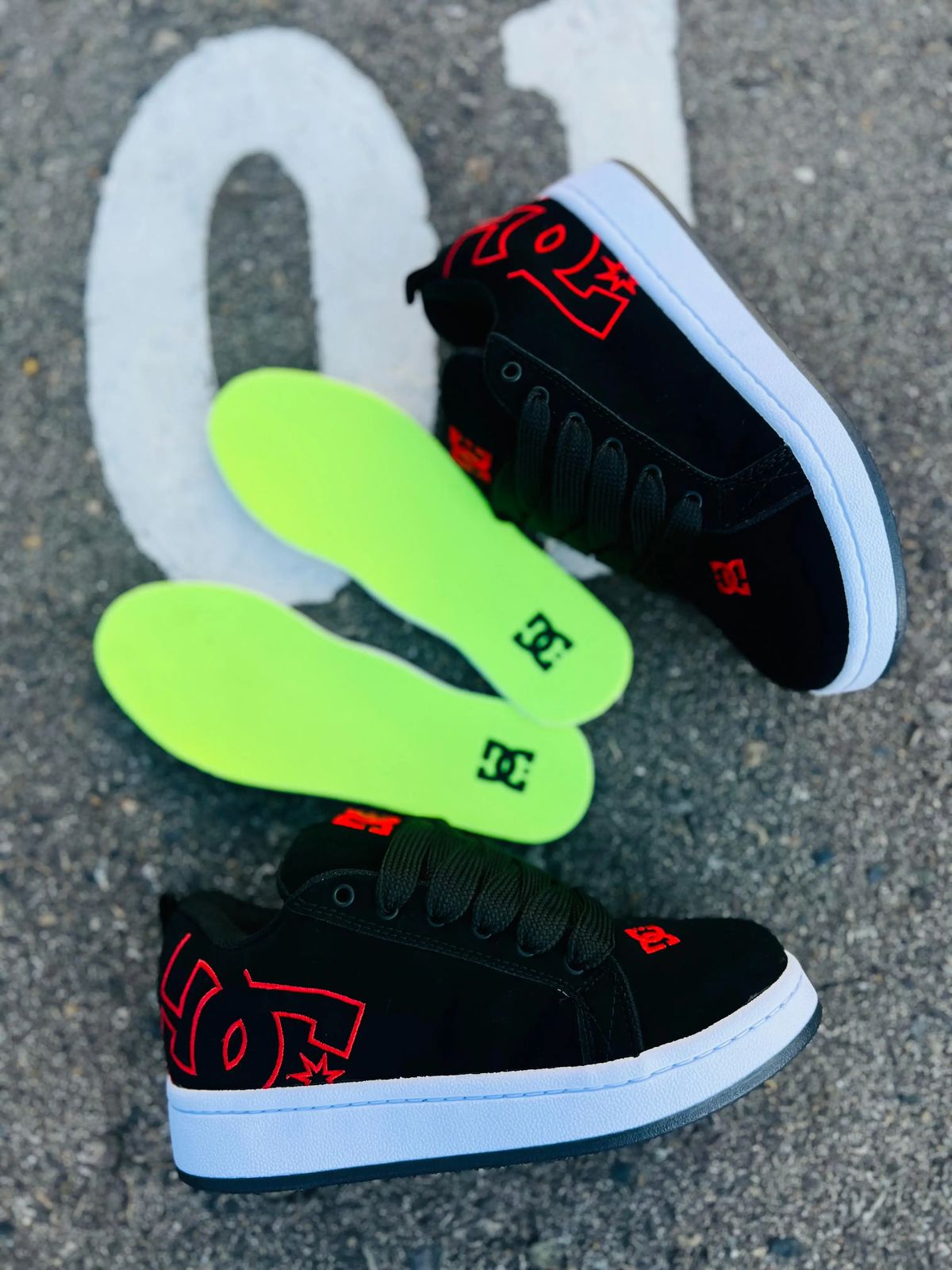 Tenis DC Court Graffik - Edición Neón Streetwear