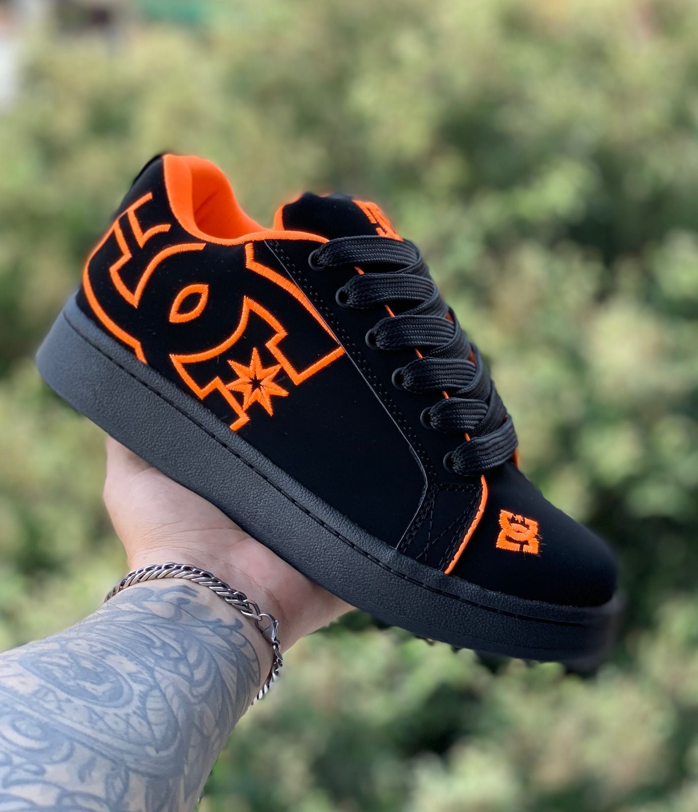 Tenis DC Court Graffik - Edición Neón Streetwear